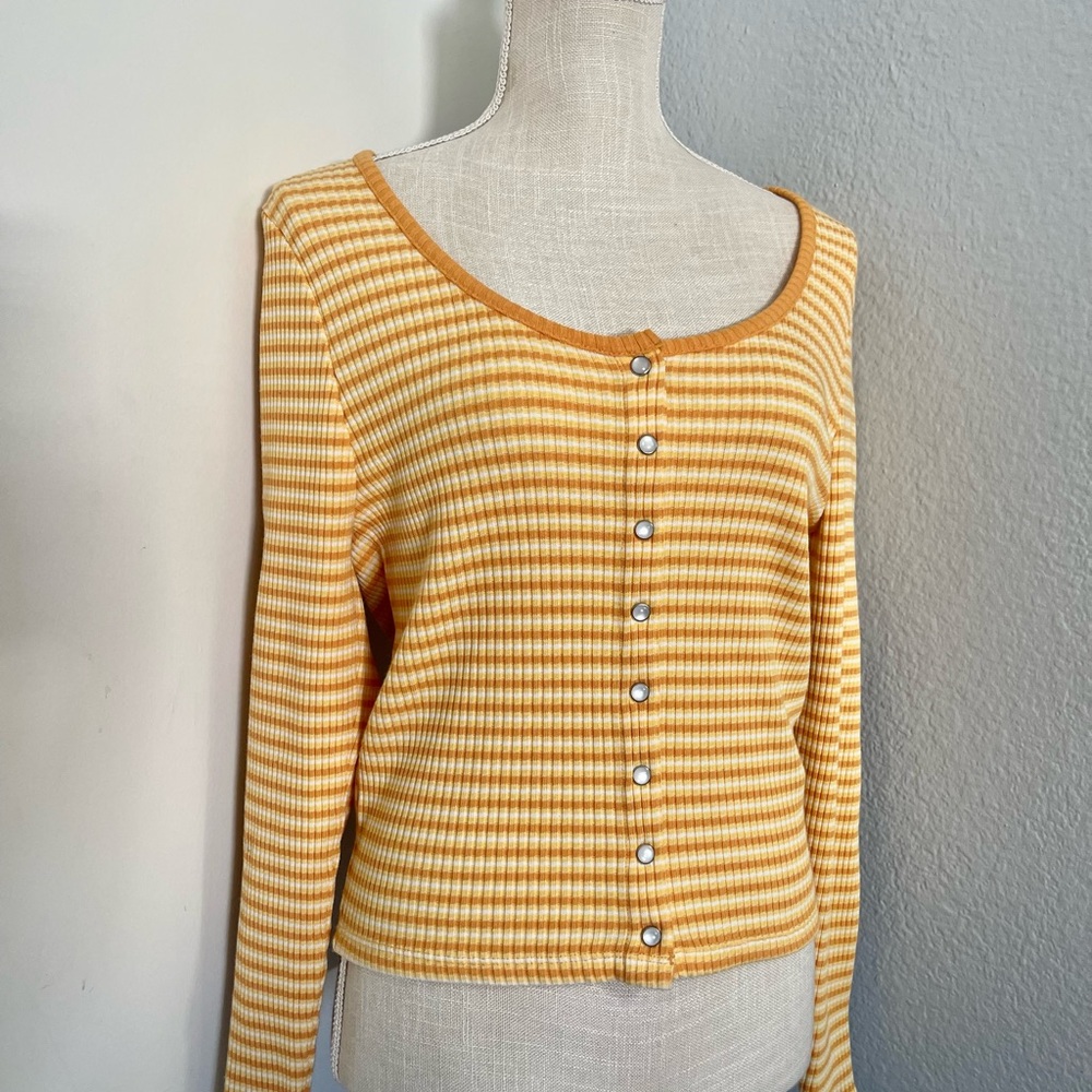 Levi's Women's Long Sleeve Britt Snap Front Top Yellow shirt